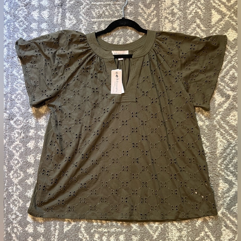 NWT Philosophy Olive Eyelet Blouse size 1X (H113)